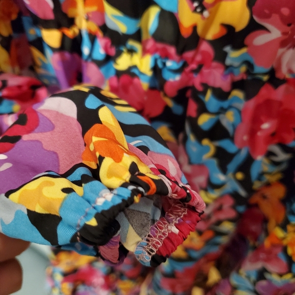 Colorful SHEIN 1XL Womans Dress - Picture 5 of 8